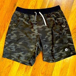 Vuori - Kore Shorts - Mens XL - very good condition - Black Watercolor Camo